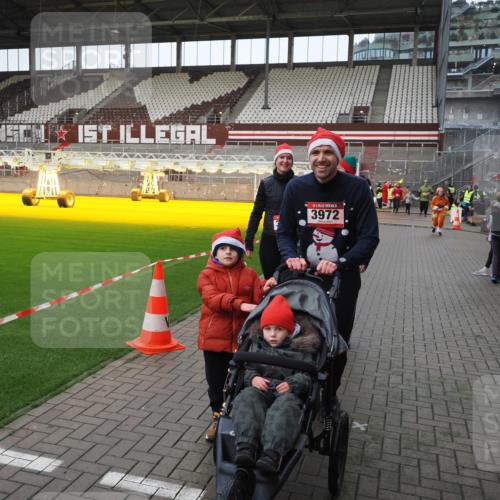 07.12.2025 - St. Pauli X-Mass-Run No. 15 Fabian Wolf http://msf.ph/oto/9425297 07.12.2025 12:13:08 Ziel 2543 meine-sportfotos.de
