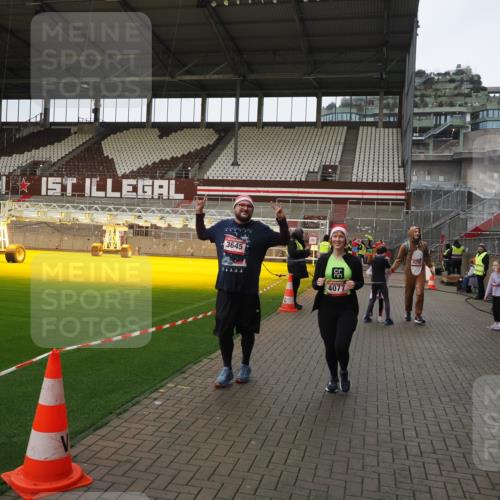 07.12.2025 - St. Pauli X-Mass-Run No. 15 Fabian Wolf http://msf.ph/oto/9425339 07.12.2025 12:13:29 Ziel 455, 463, 466, 3645, 4077, 4258, 4261, 4713 meine-sportfotos.de