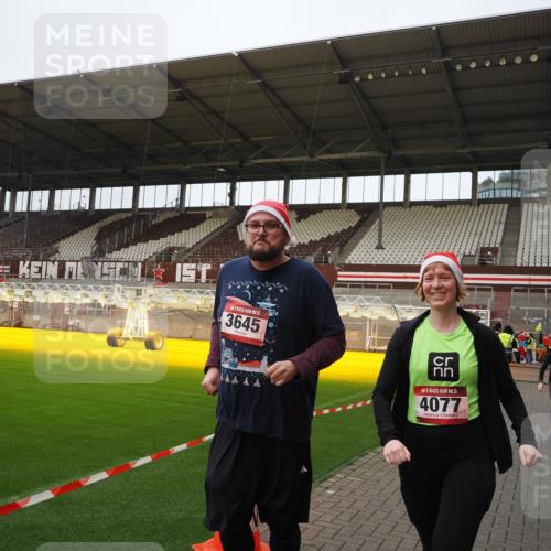 07.12.2025 - St. Pauli X-Mass-Run No. 15 Fabian Wolf http://msf.ph/oto/9425346 07.12.2025 12:13:31 Ziel 3645, 4077, 4258, 4261, 4713 meine-sportfotos.de