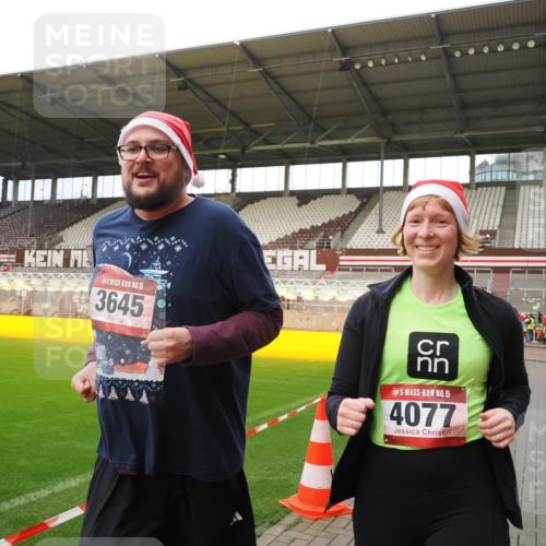 07.12.2025 - St. Pauli X-Mass-Run No. 15 Fabian Wolf http://msf.ph/oto/9425350 07.12.2025 12:13:32 Ziel 3645, 4077, 4258, 4261, 4713 meine-sportfotos.de