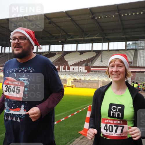 07.12.2025 - St. Pauli X-Mass-Run No. 15 Fabian Wolf http://msf.ph/oto/9425351 07.12.2025 12:13:32 Ziel 3645, 4077, 4258, 4261, 4713 meine-sportfotos.de