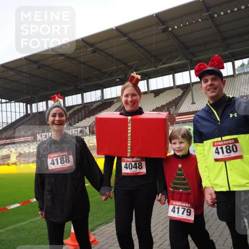 07.12.2025 - St. Pauli X-Mass-Run No. 15 Fabian Wolf http://msf.ph/oto/9425390 07.12.2025 12:13:57 Ziel 2274 meine-sportfotos.de