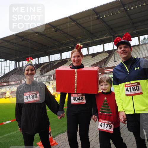 07.12.2025 - St. Pauli X-Mass-Run No. 15 Fabian Wolf http://msf.ph/oto/9425391 07.12.2025 12:13:57 Ziel 2274 meine-sportfotos.de