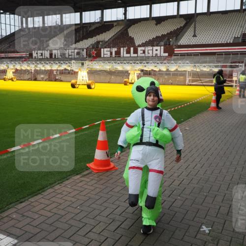 07.12.2025 - St. Pauli X-Mass-Run No. 15 Fabian Wolf http://msf.ph/oto/9425394 07.12.2025 12:14:01 Ziel 2274 meine-sportfotos.de