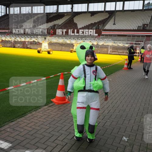 07.12.2025 - St. Pauli X-Mass-Run No. 15 Fabian Wolf http://msf.ph/oto/9425397 07.12.2025 12:14:01 Ziel 2274 meine-sportfotos.de