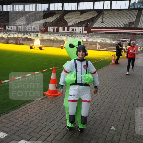 07.12.2025 - St. Pauli X-Mass-Run No. 15 Fabian Wolf http://msf.ph/oto/9425398 07.12.2025 12:14:01 Ziel 2274 meine-sportfotos.de