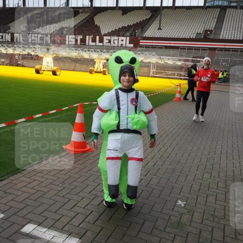 07.12.2025 - St. Pauli X-Mass-Run No. 15 Fabian Wolf http://msf.ph/oto/9425401 07.12.2025 12:14:02 Ziel 2274 meine-sportfotos.de