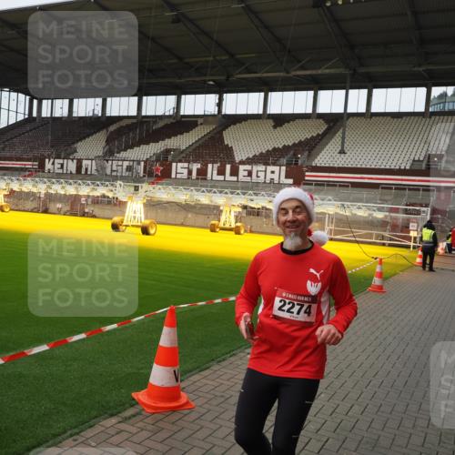 07.12.2025 - St. Pauli X-Mass-Run No. 15 Fabian Wolf http://msf.ph/oto/9425407 07.12.2025 12:14:05 Ziel 2274 meine-sportfotos.de