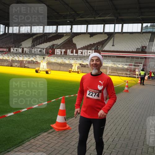 07.12.2025 - St. Pauli X-Mass-Run No. 15 Fabian Wolf http://msf.ph/oto/9425409 07.12.2025 12:14:05 Ziel 2274 meine-sportfotos.de