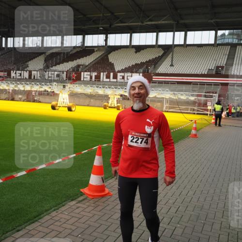 07.12.2025 - St. Pauli X-Mass-Run No. 15 Fabian Wolf http://msf.ph/oto/9425410 07.12.2025 12:14:06 Ziel 2274 meine-sportfotos.de
