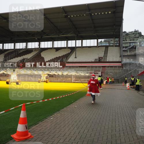07.12.2025 - St. Pauli X-Mass-Run No. 15 Fabian Wolf http://msf.ph/oto/9425443 07.12.2025 12:14:50 Ziel  meine-sportfotos.de