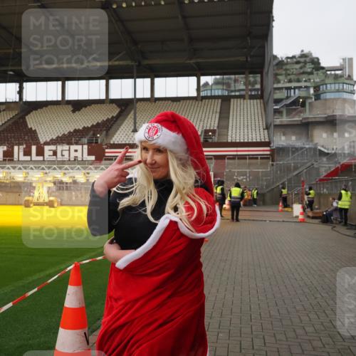 07.12.2025 - St. Pauli X-Mass-Run No. 15 Fabian Wolf http://msf.ph/oto/9425507 07.12.2025 12:16:29 Ziel 1883 meine-sportfotos.de