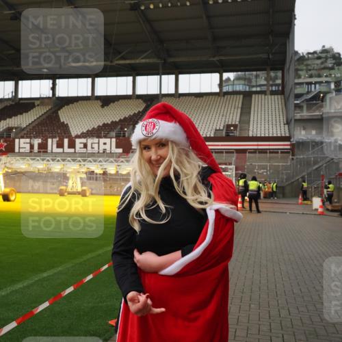 07.12.2025 - St. Pauli X-Mass-Run No. 15 Fabian Wolf http://msf.ph/oto/9425510 07.12.2025 12:16:30 Ziel 1883 meine-sportfotos.de
