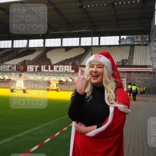 07.12.2025 - St. Pauli X-Mass-Run No. 15 Fabian Wolf http://msf.ph/oto/9425512 07.12.2025 12:16:30 Ziel 1883 meine-sportfotos.de