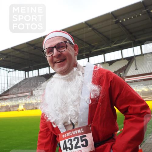07.12.2025 - St. Pauli X-Mass-Run No. 15 Fabian Wolf http://msf.ph/oto/9425540 07.12.2025 12:17:08 Ziel 4325 meine-sportfotos.de