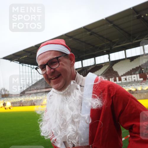 07.12.2025 - St. Pauli X-Mass-Run No. 15 Fabian Wolf http://msf.ph/oto/9425541 07.12.2025 12:17:08 Ziel 4325 meine-sportfotos.de