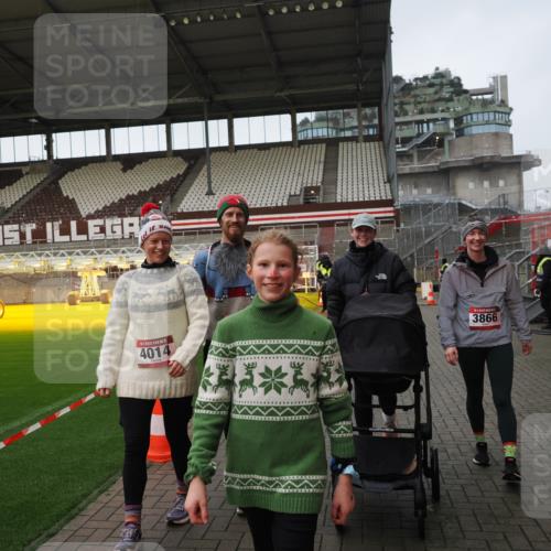 07.12.2025 - St. Pauli X-Mass-Run No. 15 Fabian Wolf http://msf.ph/oto/9425565 07.12.2025 12:17:50 Ziel 3866, 4015 meine-sportfotos.de