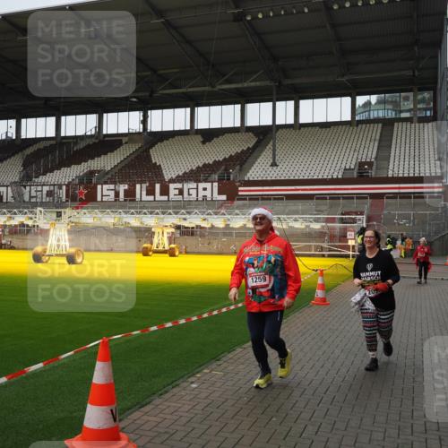 07.12.2025 - St. Pauli X-Mass-Run No. 15 Fabian Wolf http://msf.ph/oto/9425589 07.12.2025 12:19:13 Ziel 1259, 2093, 2309 meine-sportfotos.de
