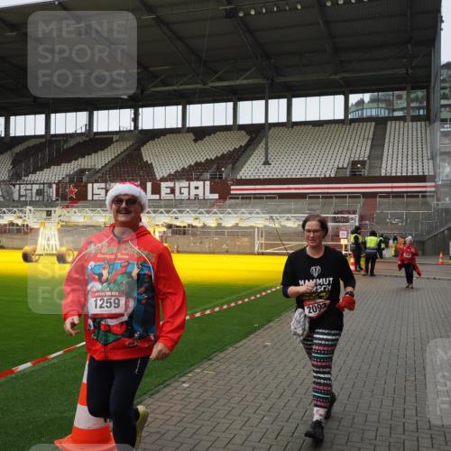 07.12.2025 - St. Pauli X-Mass-Run No. 15 Fabian Wolf http://msf.ph/oto/9425594 07.12.2025 12:19:14 Ziel 1259, 2093, 2309 meine-sportfotos.de
