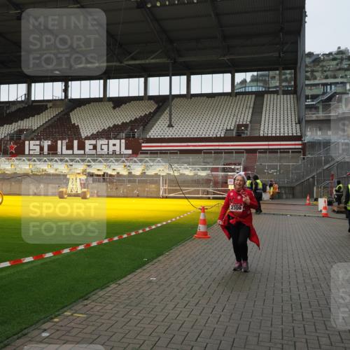 07.12.2025 - St. Pauli X-Mass-Run No. 15 Fabian Wolf http://msf.ph/oto/9425595 07.12.2025 12:19:18 Ziel 1259, 2093, 2309 meine-sportfotos.de