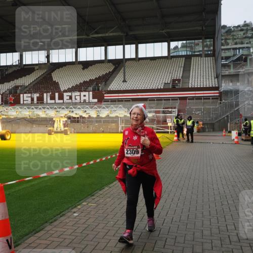 07.12.2025 - St. Pauli X-Mass-Run No. 15 Fabian Wolf http://msf.ph/oto/9425600 07.12.2025 12:19:20 Ziel 1259, 2093, 2309 meine-sportfotos.de