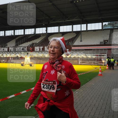 07.12.2025 - St. Pauli X-Mass-Run No. 15 Fabian Wolf http://msf.ph/oto/9425607 07.12.2025 12:19:21 Ziel 1259, 2093, 2309 meine-sportfotos.de