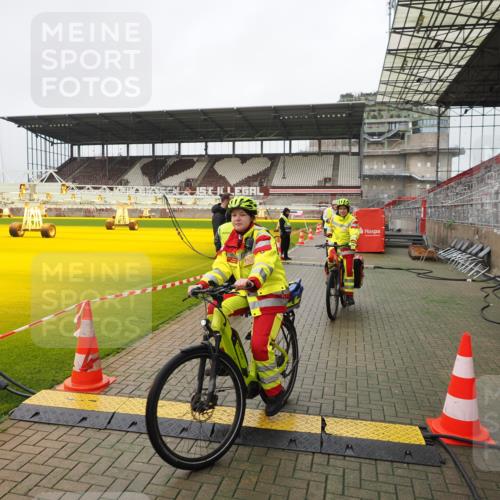 07.12.2025 - St. Pauli X-Mass-Run No. 15 Fabian Wolf http://msf.ph/oto/9425621 07.12.2025 12:25:14 Ziel  meine-sportfotos.de