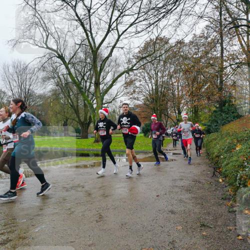 07.12.2025 - St. Pauli X-Mass-Run No. 15 Michael Burmester http://msf.ph/oto/9425884 07.12.2025 09:43:57 Laufen 3245, 59, 3246 meine-sportfotos.de