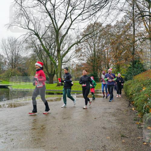07.12.2025 - St. Pauli X-Mass-Run No. 15 Michael Burmester http://msf.ph/oto/9425995 07.12.2025 09:46:08 Laufen 1678, 172, 4234, 4232 meine-sportfotos.de