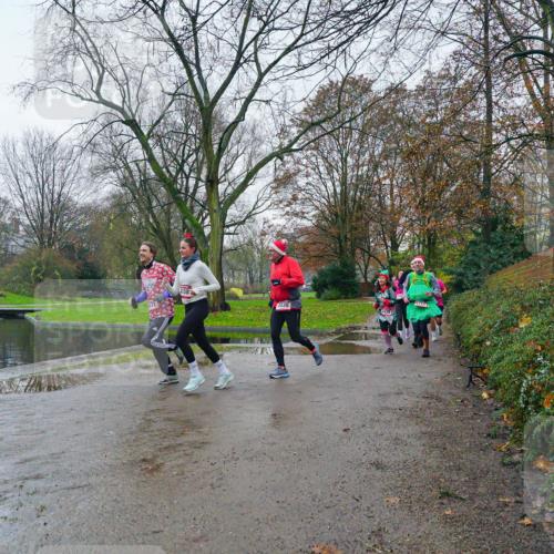 07.12.2025 - St. Pauli X-Mass-Run No. 15 Michael Burmester http://msf.ph/oto/9426190 07.12.2025 10:01:22 Laufen 4158, 4038 meine-sportfotos.de