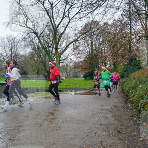 07.12.2025 - St. Pauli X-Mass-Run No. 15 Michael Burmester http://msf.ph/oto/9426191 07.12.2025 10:01:23 Laufen 38, 4127 meine-sportfotos.de