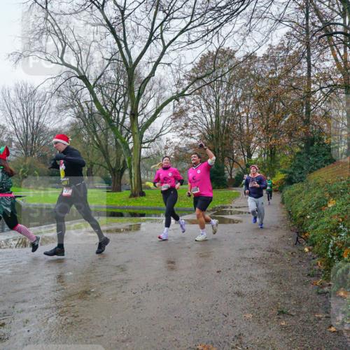 07.12.2025 - St. Pauli X-Mass-Run No. 15 Michael Burmester http://msf.ph/oto/9426193 07.12.2025 10:01:25 Laufen 4000 meine-sportfotos.de