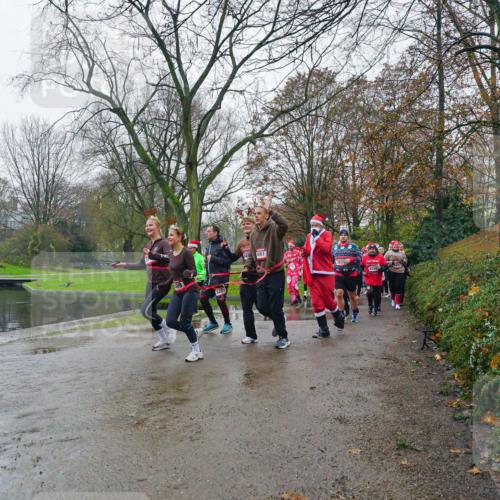 07.12.2025 - St. Pauli X-Mass-Run No. 15 Michael Burmester http://msf.ph/oto/9426252 07.12.2025 10:03:14 Laufen 4497, 4461, 382 meine-sportfotos.de