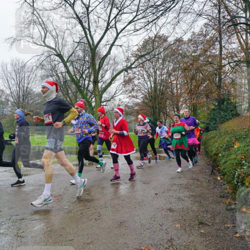 07.12.2025 - St. Pauli X-Mass-Run No. 15 Michael Burmester http://msf.ph/oto/9426262 07.12.2025 10:03:21 Laufen 071, 042, 79, 1977 meine-sportfotos.de