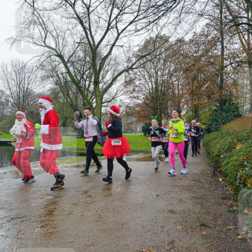 07.12.2025 - St. Pauli X-Mass-Run No. 15 Michael Burmester http://msf.ph/oto/9426293 07.12.2025 10:03:43 Laufen 2068, 4782, 4350, 4775 meine-sportfotos.de