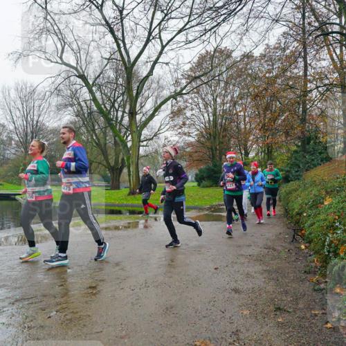 07.12.2025 - St. Pauli X-Mass-Run No. 15 Michael Burmester http://msf.ph/oto/9426295 07.12.2025 10:03:45 Laufen 350, 4875, 4121 meine-sportfotos.de