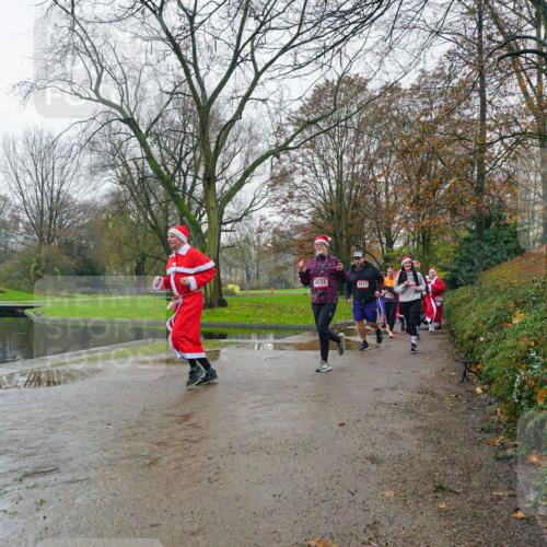 07.12.2025 - St. Pauli X-Mass-Run No. 15 Michael Burmester http://msf.ph/oto/9426313 07.12.2025 10:04:02 Laufen 4532, 4531 meine-sportfotos.de