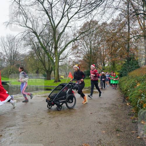 07.12.2025 - St. Pauli X-Mass-Run No. 15 Michael Burmester http://msf.ph/oto/9426320 07.12.2025 10:04:06 Laufen 4133 meine-sportfotos.de