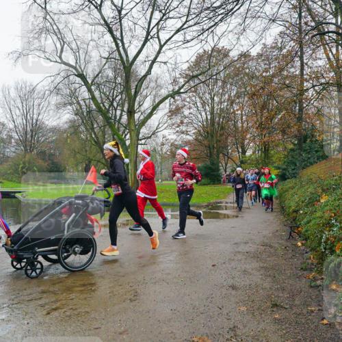 07.12.2025 - St. Pauli X-Mass-Run No. 15 Michael Burmester http://msf.ph/oto/9426321 07.12.2025 10:04:07 Laufen 4202 meine-sportfotos.de