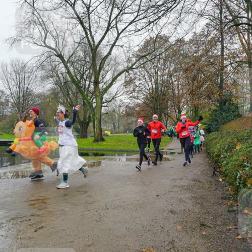 07.12.2025 - St. Pauli X-Mass-Run No. 15 Michael Burmester http://msf.ph/oto/9426375 07.12.2025 10:05:15 Laufen 3727, 3729 meine-sportfotos.de