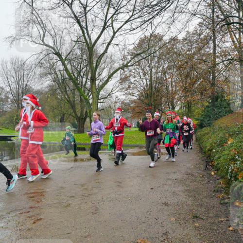 07.12.2025 - St. Pauli X-Mass-Run No. 15 Michael Burmester http://msf.ph/oto/9426389 07.12.2025 10:05:30 Laufen 472, 4384, 4462, 4463 meine-sportfotos.de