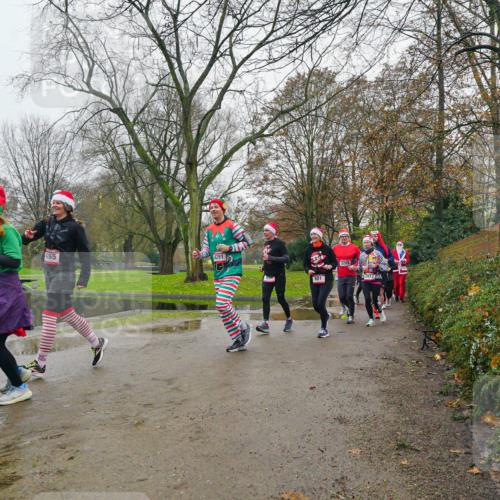 07.12.2025 - St. Pauli X-Mass-Run No. 15 Michael Burmester http://msf.ph/oto/9426392 07.12.2025 10:05:32 Laufen 818, 265, 4291, 601, 3209, 2912 meine-sportfotos.de