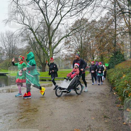07.12.2025 - St. Pauli X-Mass-Run No. 15 Michael Burmester http://msf.ph/oto/9426419 07.12.2025 10:06:05 Laufen 548, 4917 meine-sportfotos.de