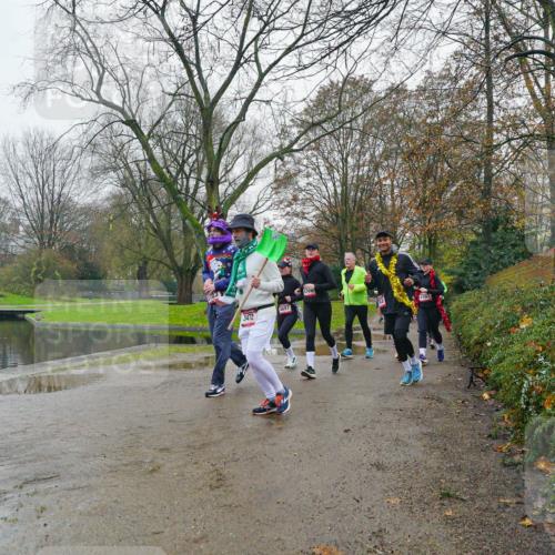 07.12.2025 - St. Pauli X-Mass-Run No. 15 Michael Burmester http://msf.ph/oto/9426422 07.12.2025 10:06:09 Laufen 2723, 3472, 4697, 410, 4707 meine-sportfotos.de
