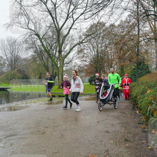 07.12.2025 - St. Pauli X-Mass-Run No. 15 Michael Burmester http://msf.ph/oto/9426431 07.12.2025 10:06:15 Laufen 3901, 1012 meine-sportfotos.de