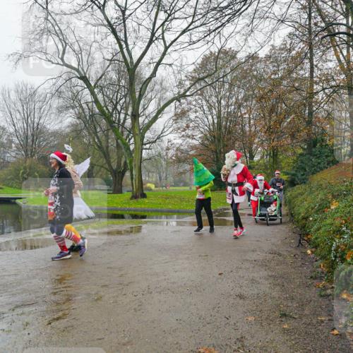 07.12.2025 - St. Pauli X-Mass-Run No. 15 Michael Burmester http://msf.ph/oto/9426441 07.12.2025 10:06:23 Laufen  meine-sportfotos.de
