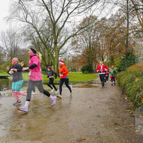 07.12.2025 - St. Pauli X-Mass-Run No. 15 Michael Burmester http://msf.ph/oto/9426644 07.12.2025 10:42:26 Laufen 12, 1854 meine-sportfotos.de