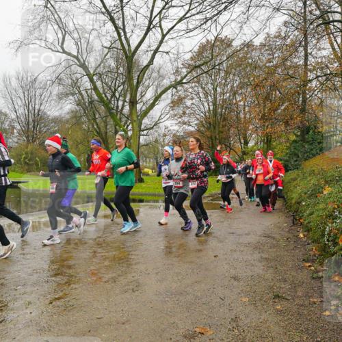 07.12.2025 - St. Pauli X-Mass-Run No. 15 Michael Burmester http://msf.ph/oto/9426720 07.12.2025 10:44:11 Laufen 204, 414, 4191 meine-sportfotos.de