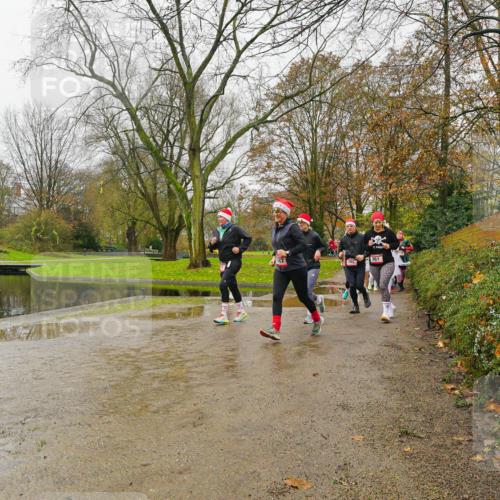 07.12.2025 - St. Pauli X-Mass-Run No. 15 Michael Burmester http://msf.ph/oto/9426741 07.12.2025 10:44:39 Laufen 361, 395 meine-sportfotos.de