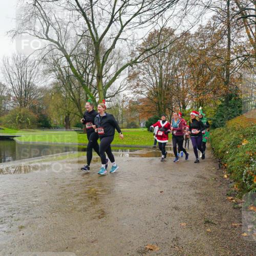 07.12.2025 - St. Pauli X-Mass-Run No. 15 Michael Burmester http://msf.ph/oto/9426850 07.12.2025 10:46:57 Laufen 1662, 1664 meine-sportfotos.de